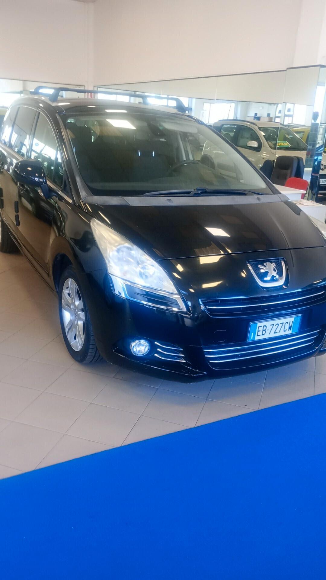 Peugeot 5008 1.6 THP 156CV Féline