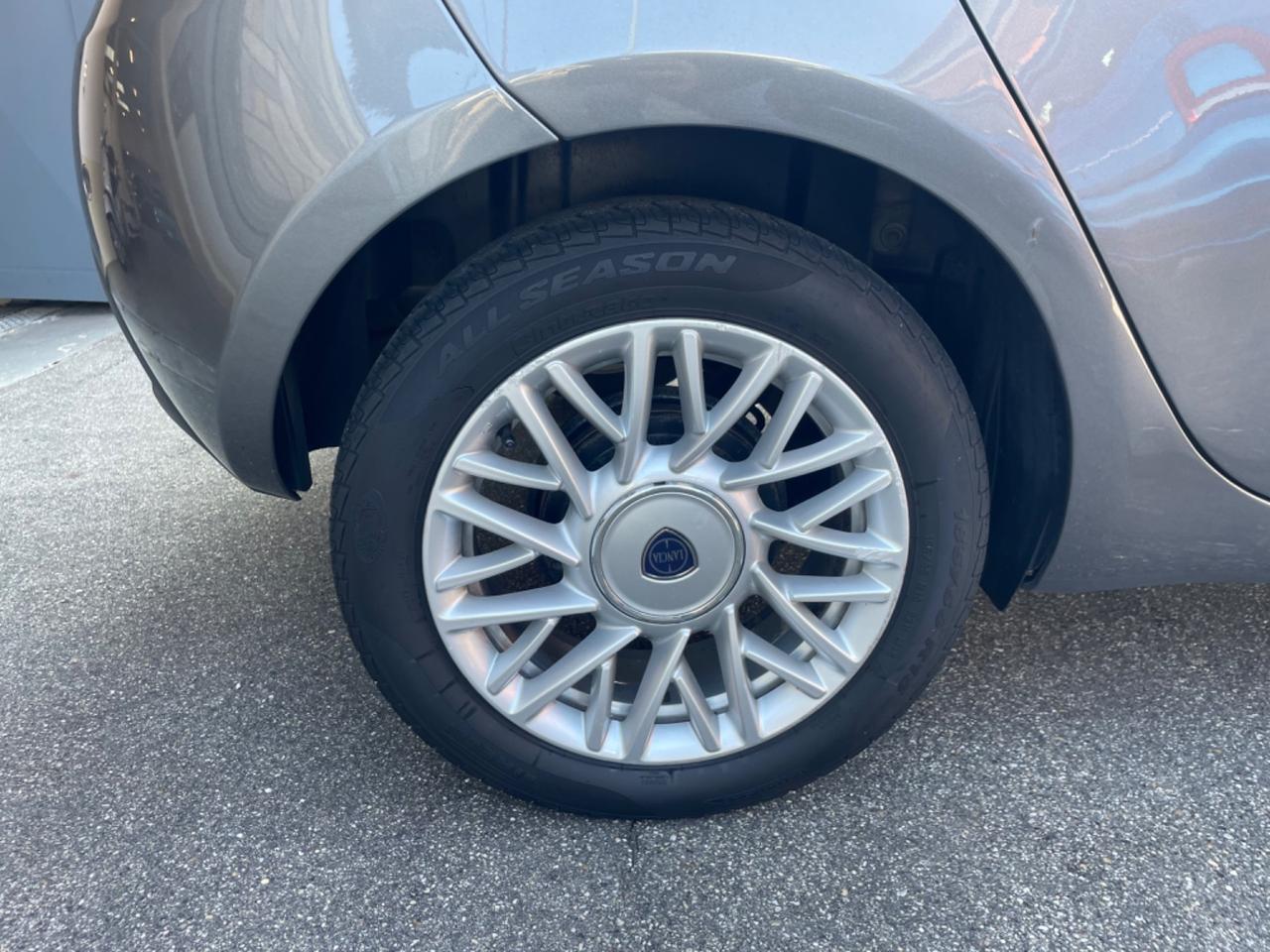 Lancia Ypsilon 1.2 69 CV 5 porte GPL Ecochic Gold