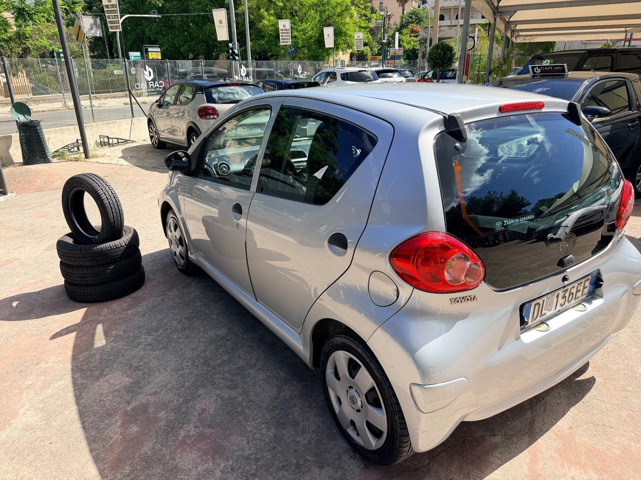Toyota Aygo 1.0 12V VVT-i 5porte TRENO GOMME OMAGGIO!!