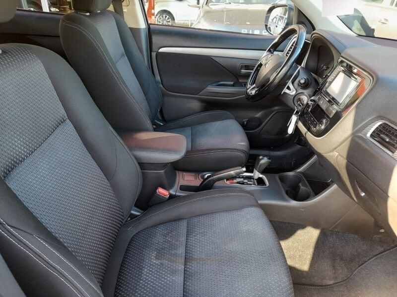 Mitsubishi Outlander Outlander 2.2 DI-D 4WD Intense