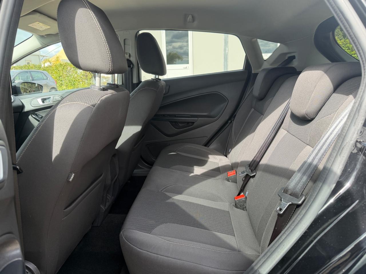 Ford Fiesta 1.5 TDCi 75CV 5 porte Titanium