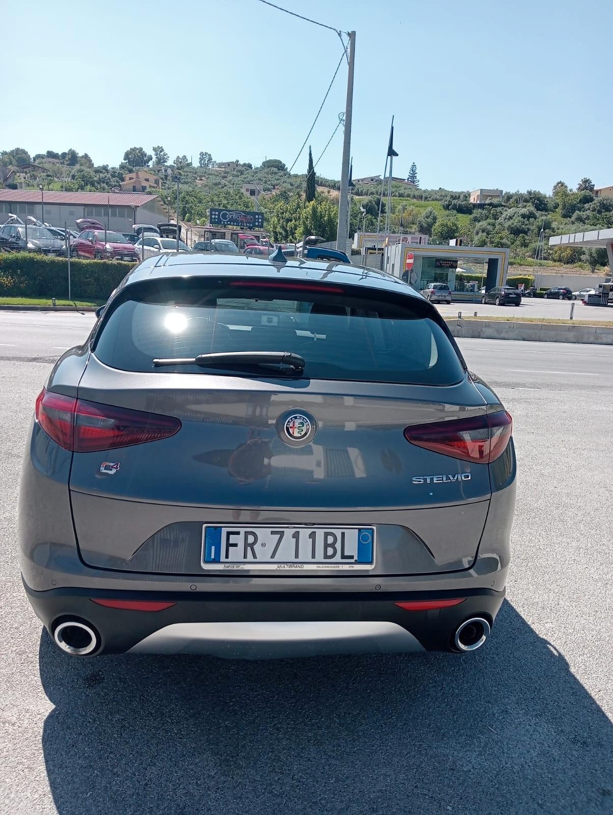 Alfa Romeo Stelvio 2.2 Turbodiesel 210 CV AT8 Q4 Super