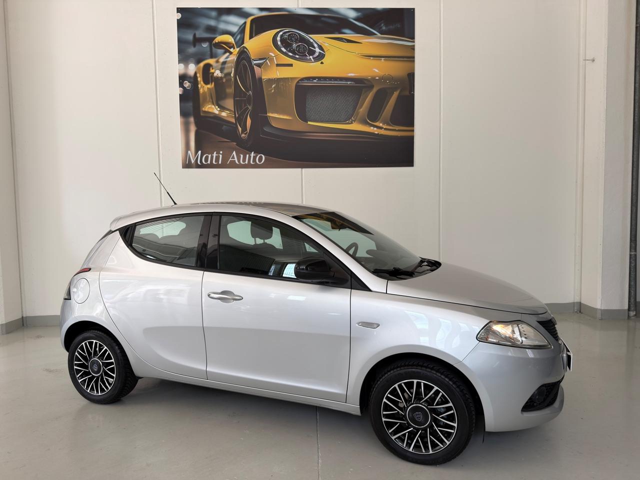 Lancia Ypsilon 1.2 69 CV 5 porte S&S Gold