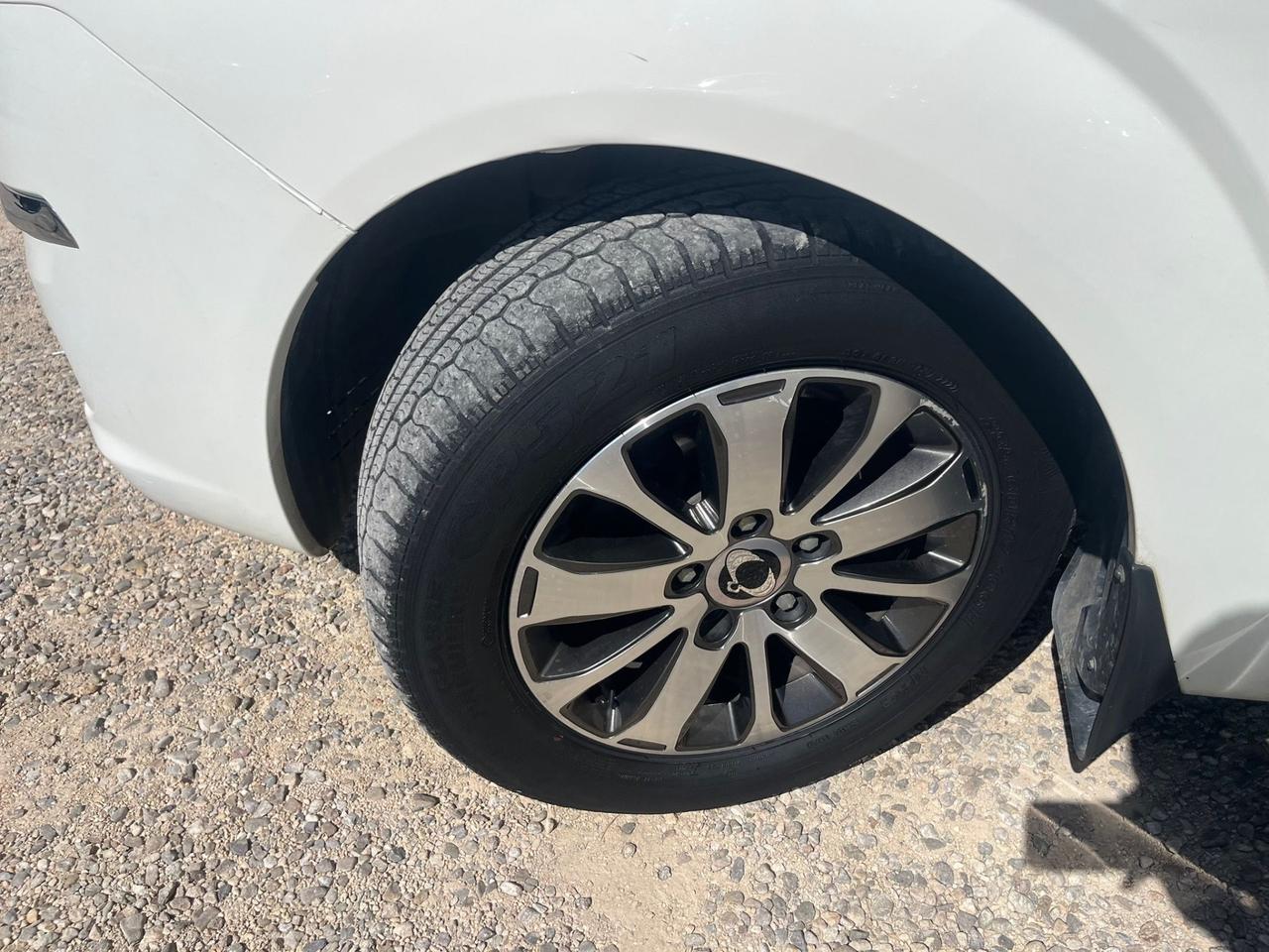 Ssangyong Rodius 2.2 Diesel - 4x4 - 7 Posti