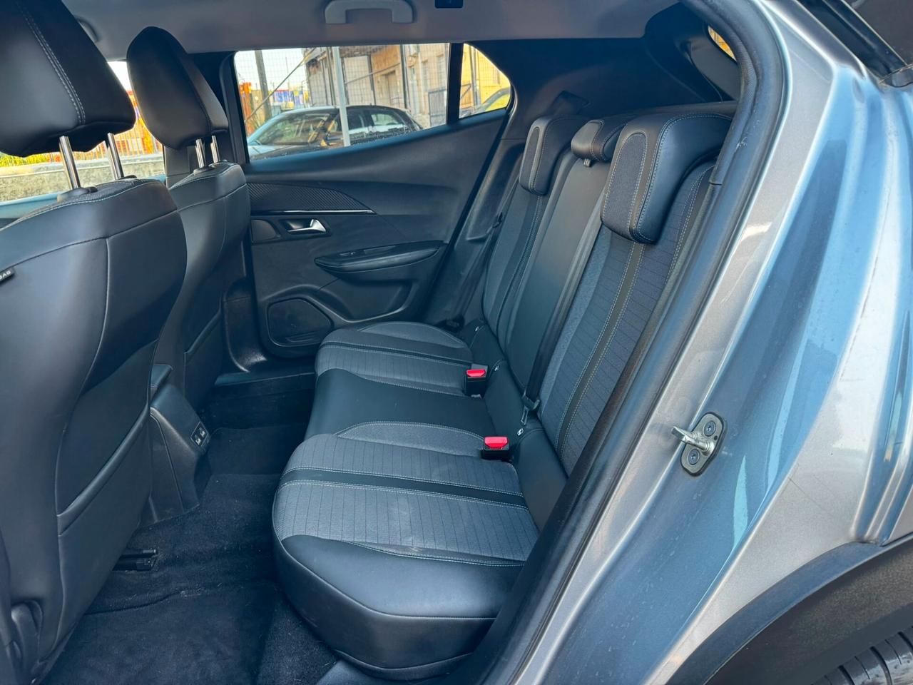Peugeot 2008 BlueHDi 110 S&S Allure Pack