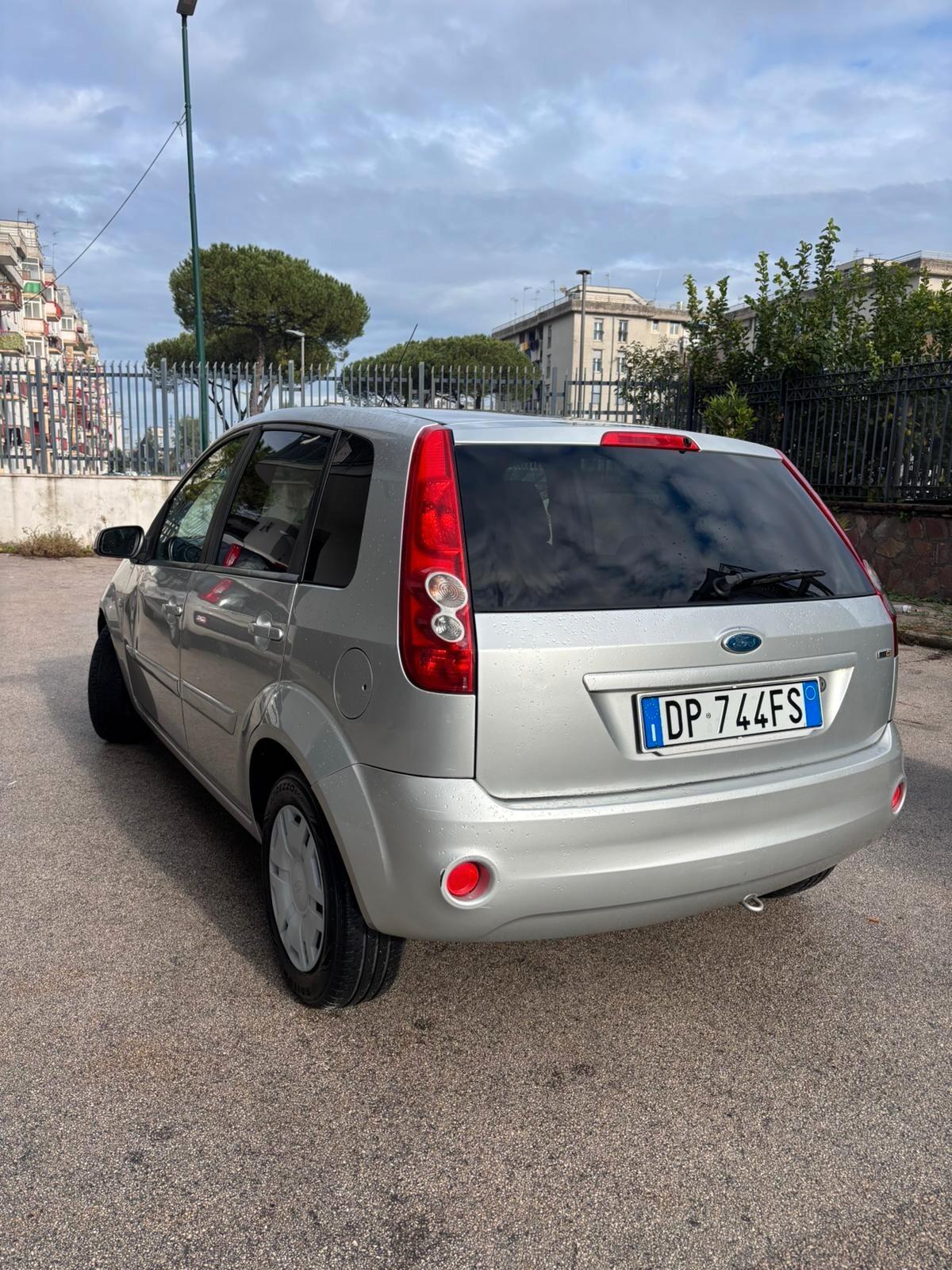 Ford Fiesta 1.4 TDCi 5p. Ghia