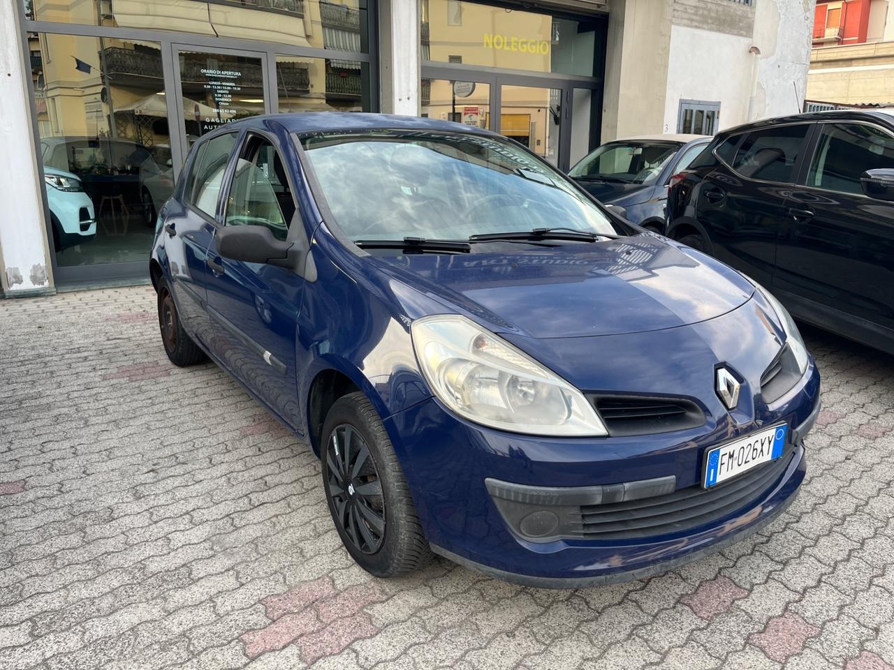 Renault Clio Storia 1.2 16V 5 porte Dynamique