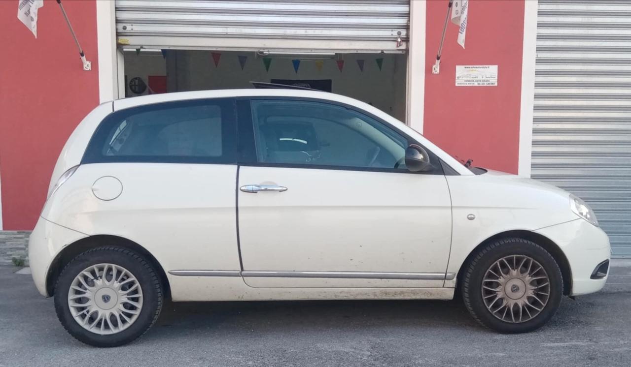 Lancia Ypsilon 1.3 MJT 75 CV Diva