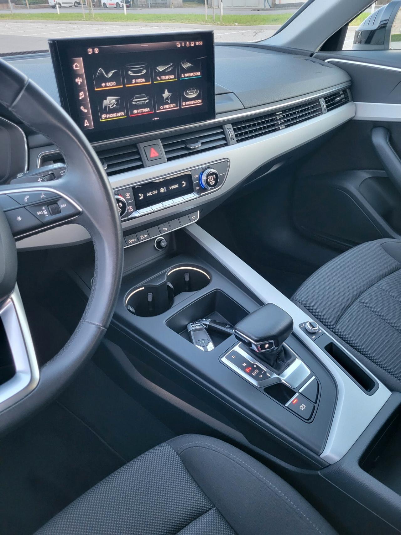 Audi A4 Avant 30 TDI/136 CV S tronic Business Advanced