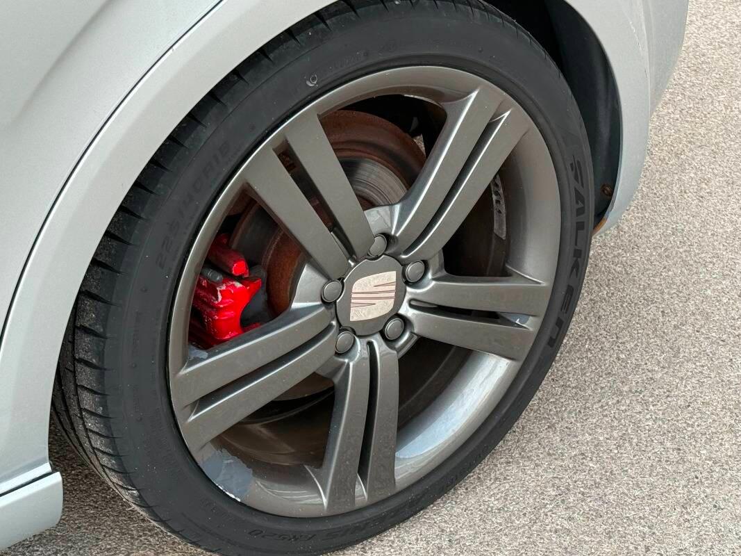 Seat Leon Leon 2.0 tdi FR LE Monza Dpf