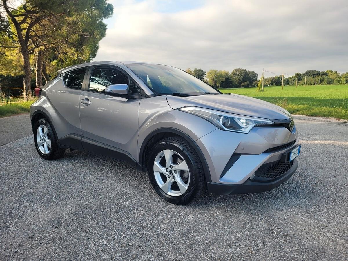 Toyota C-HR 1.2 Turbo CVT 4WD Active