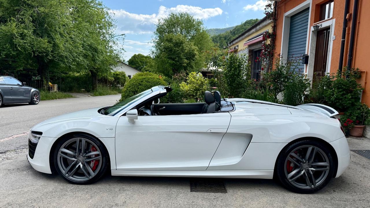 Audi R8 Spyder 5.2 V10 FSI quattro R tronic