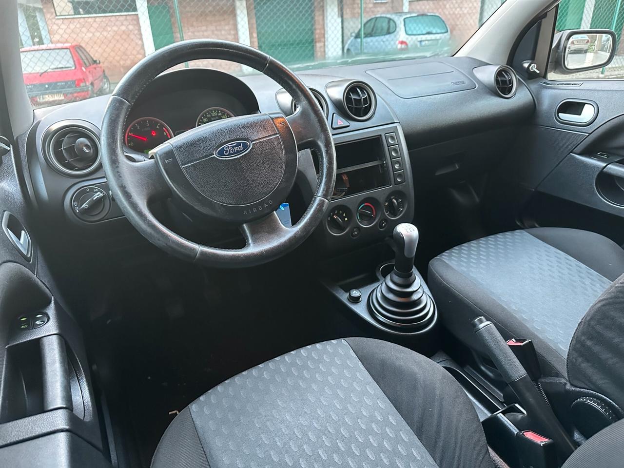 Ford Fiesta 1.4 TDCi NEOPATENTATI (12 RATE)