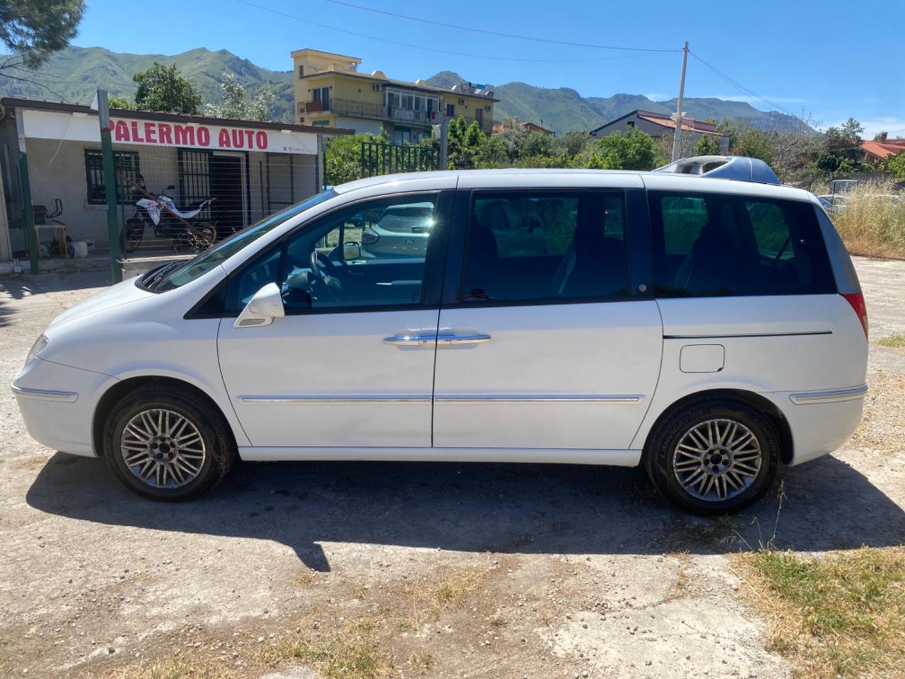 Lancia Phedra 2.0 MJT 136 CV Platino