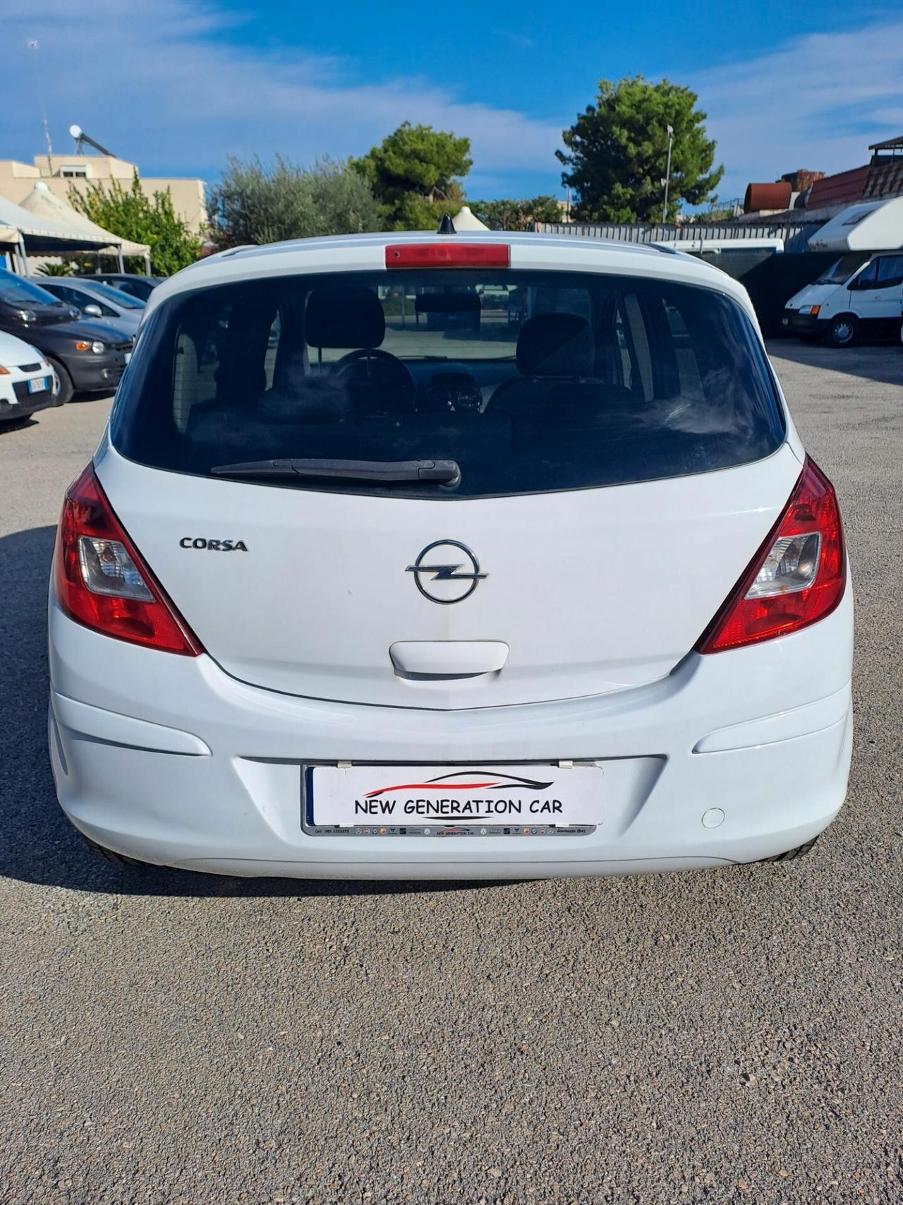 Opel Corsa 1.2 5 porte Cosmo