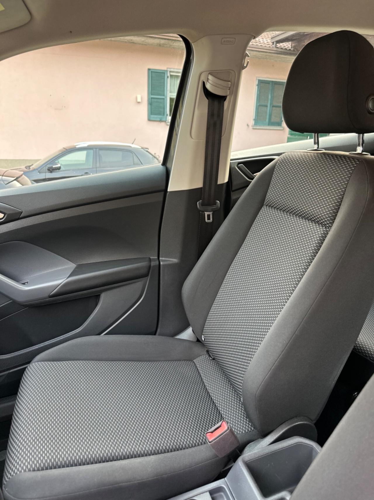 Volkswagen T-CROSS 1.6 TDI STYLE EURO6B LANEASS FRONTASS