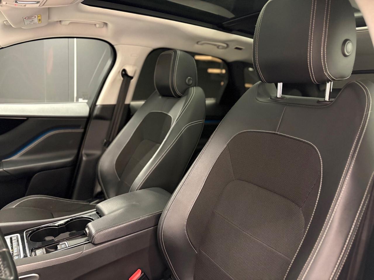 Jaguar F-Pace 3.0 D V6 300 CV AWD aut R-Sport