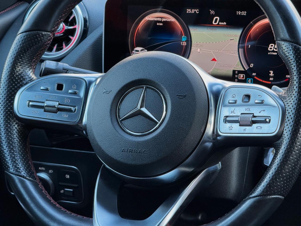 Mercedes-Benz B 180 d Premium AMG PACK LUCI
