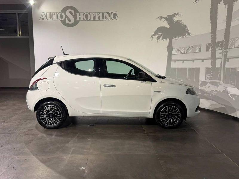 Lancia Ypsilon 3ª serie 1.0 FireFly 5 porte S&S Hybrid Platino