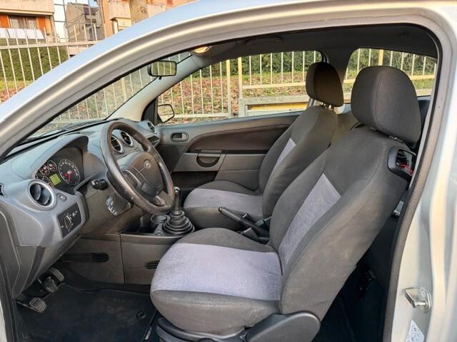 Ford Fiesta 1.2 16V 3p. Ghia Euro 4 ok neopatentati