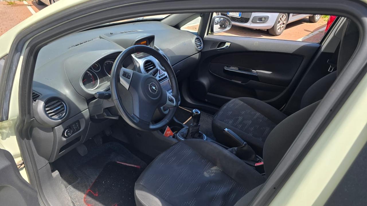 Opel Corsa 1.2 5 porte Cosmo