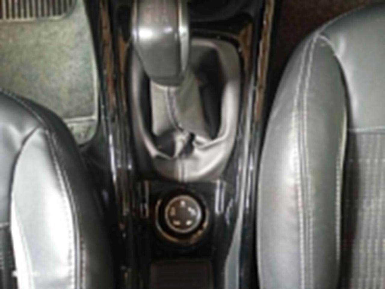 PEUGEOT 2008 DEL 2015 BENZINA 60.000 KM