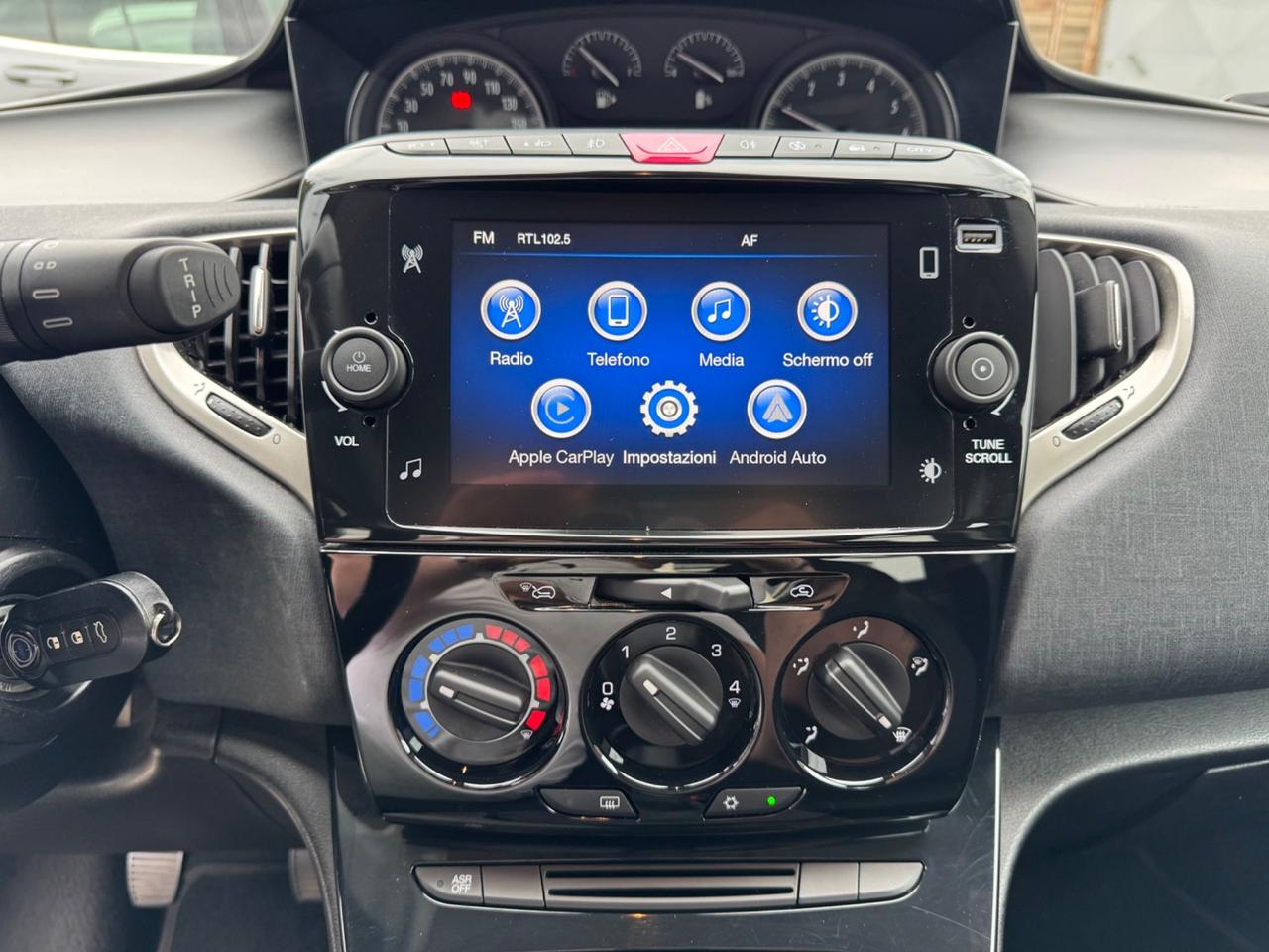 Lancia Ypsilon 1.0 69cv FireFly S&S Hybrid Gold 2022