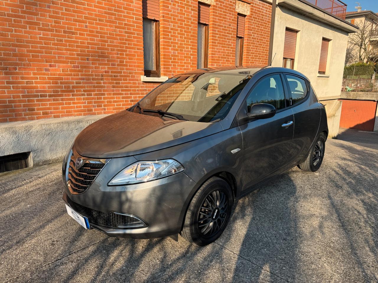 Lancia Ypsilon 1.2 69 CV 5 porte GPL Ecochic Gold