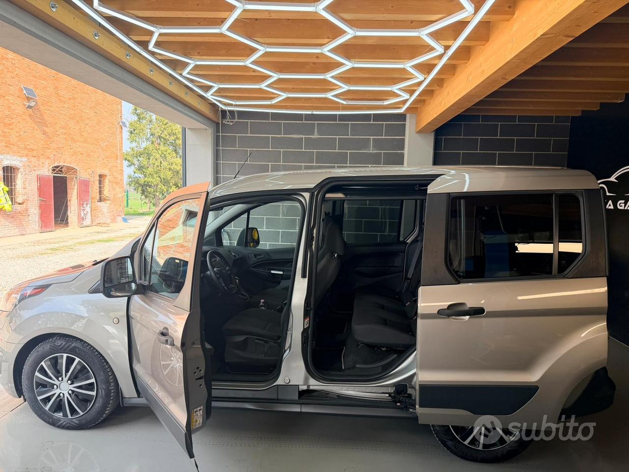 Ford Transit Conect 1.5 tdci Automatico 106.110 km
