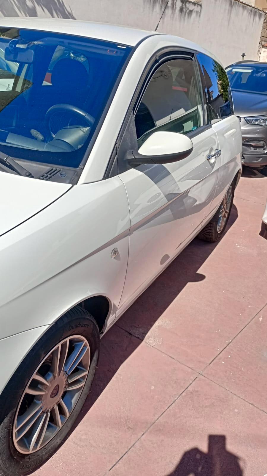 Lancia Ypsilon 1.2 Oro