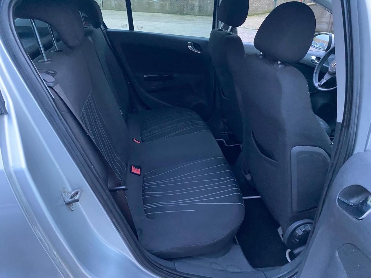 Opel Corsa 1.2 5 porte Club anno 2011