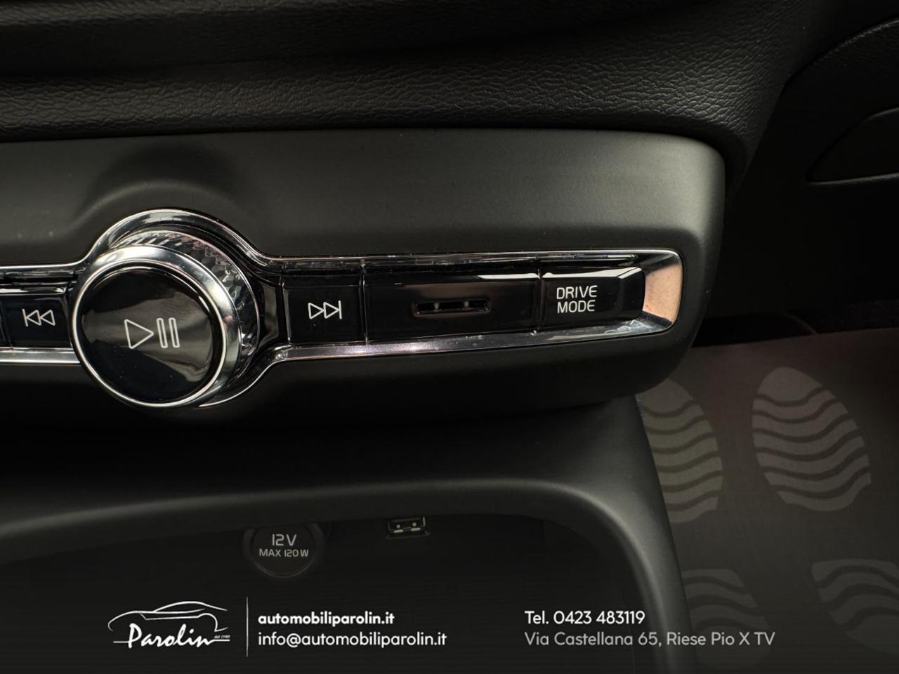 VOLVO XC40 T4 Recharge Plug-in Hybrid Inscription Expression