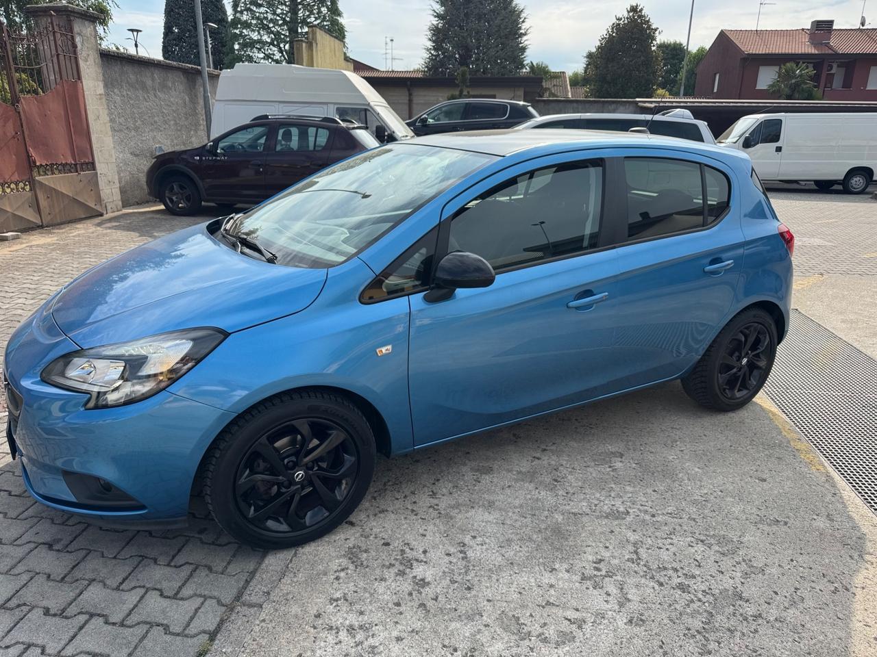 Opel Corsa 1.2 5 porte Innovation neopatentati