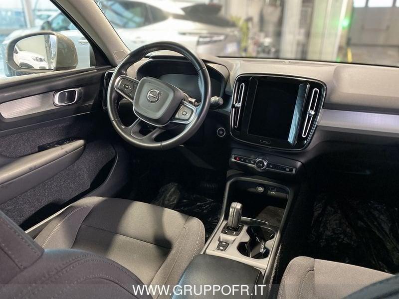 Volvo XC40 B4 AWD Geartronic Momentum Pro