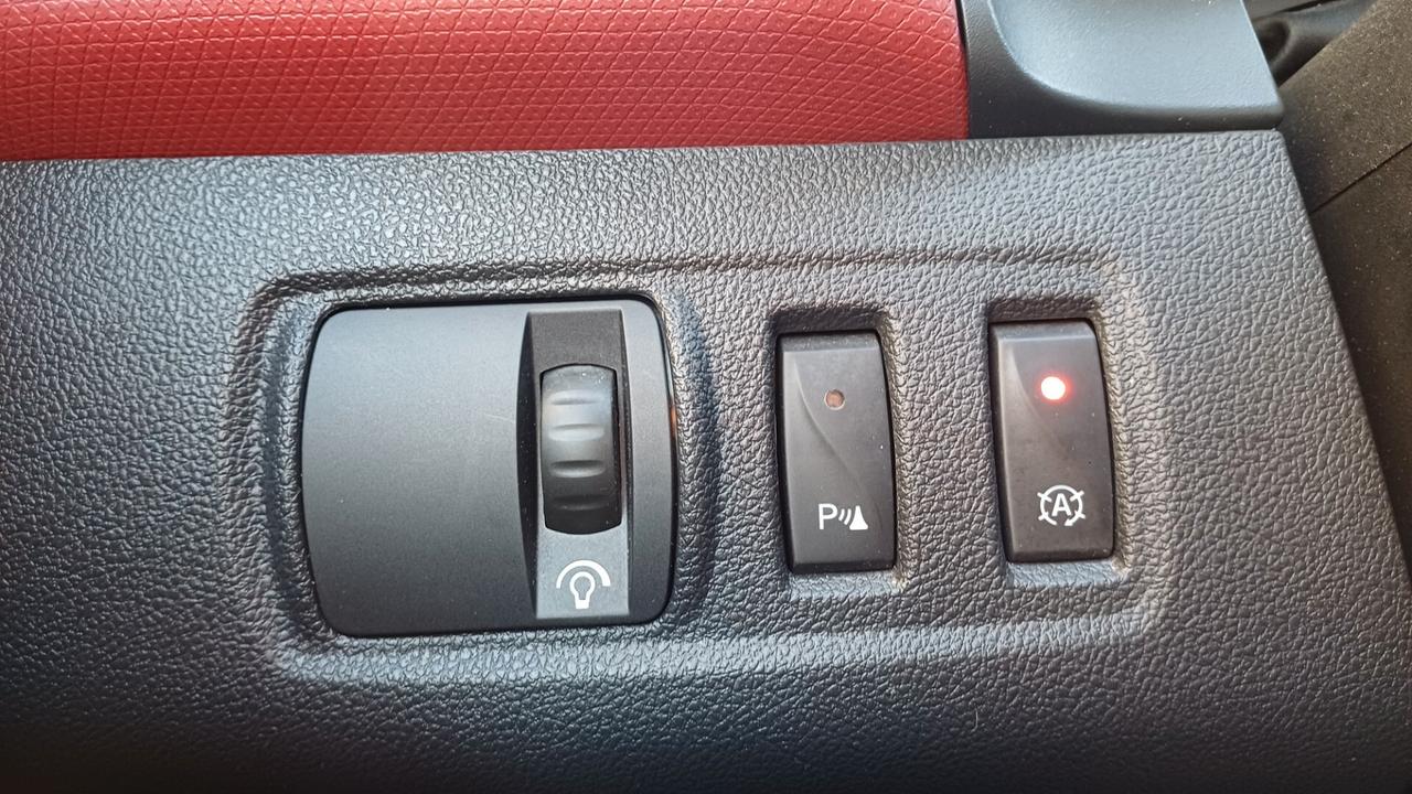 Renault Clio dCi 90CV Start&Stop 5 porte Energy Automatica neopatentati