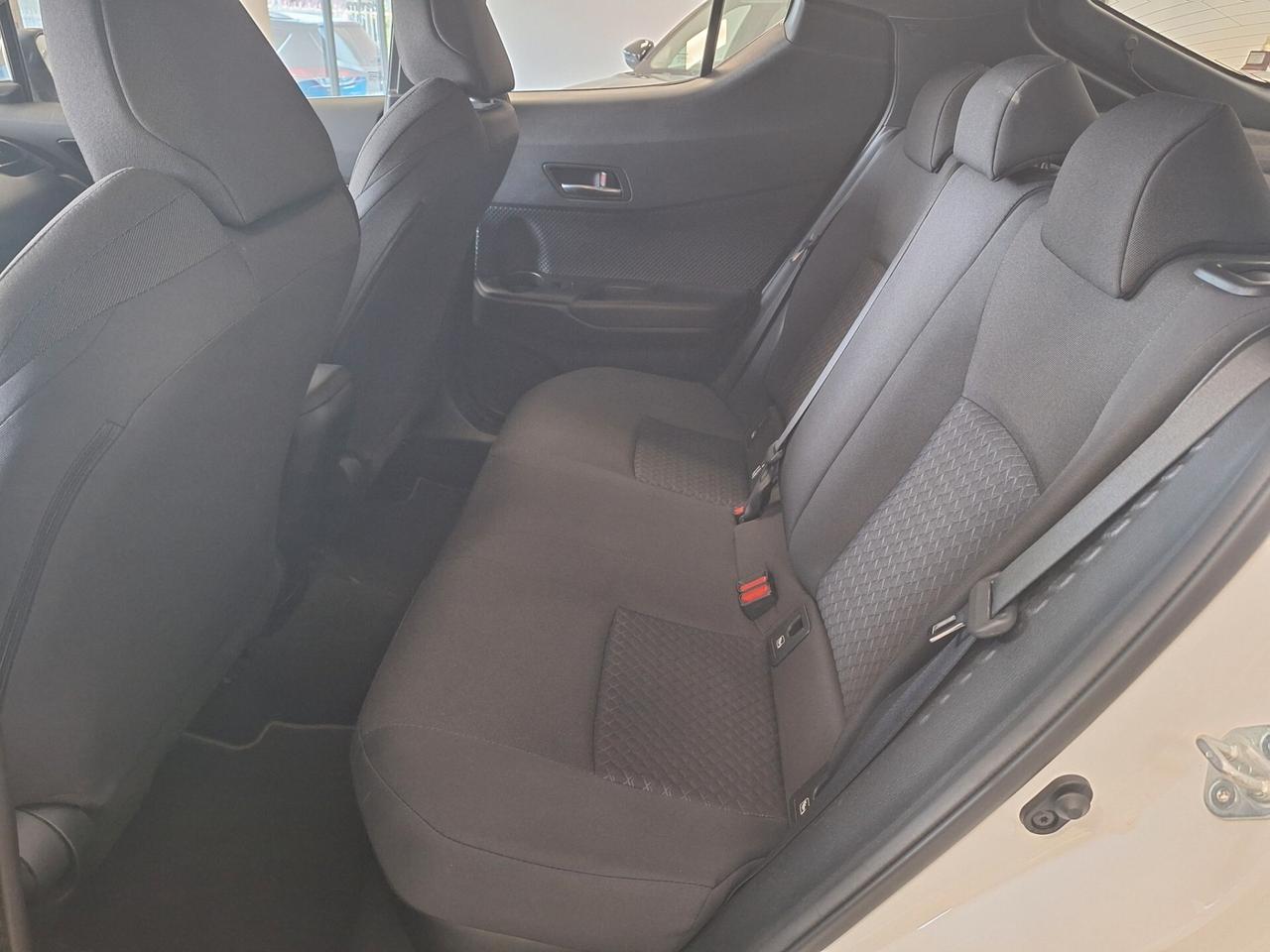 Toyota C-HR 1.8 Hybrid E-CVT Business