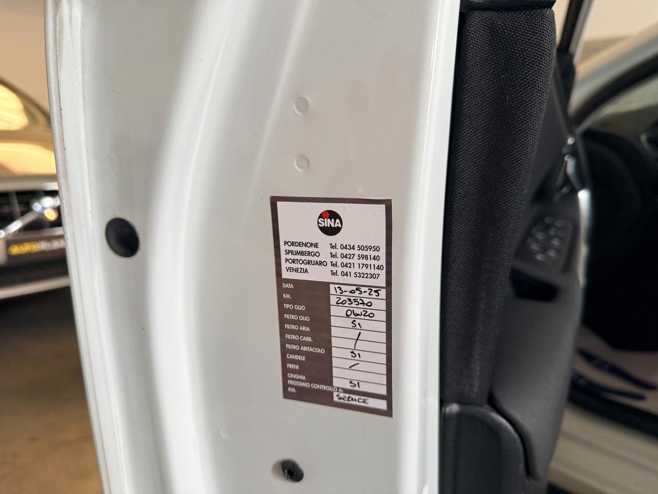 Volvo V40 D2 Geartronic Kinetic