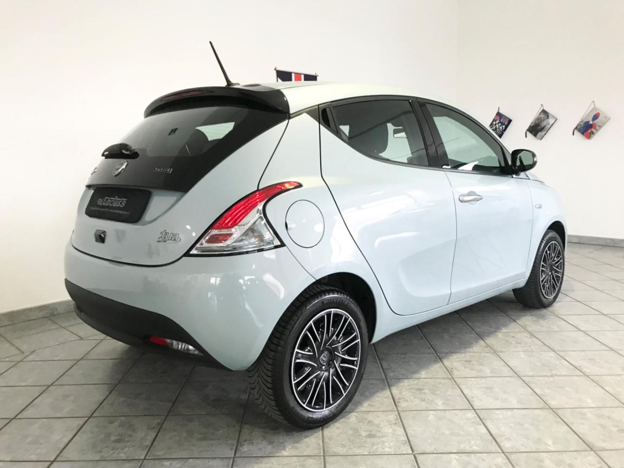 Lancia Ypsilon 1.0 FireFly 5 porte S&S Hybrid Gold Plus