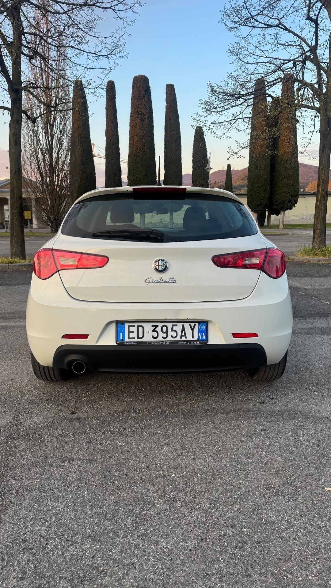 Alfa Romeo Giulietta 1.6 JTDm-2 Distinctive
