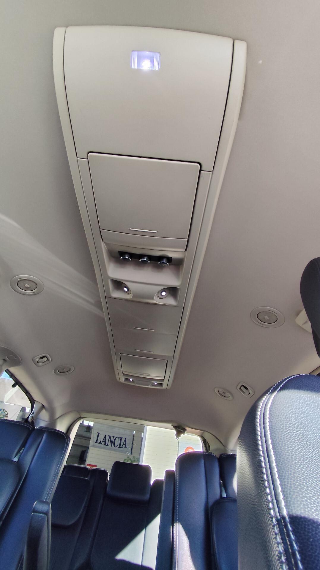 Lancia Voyager 2.8 Turbodiesel Platinum 178 CV