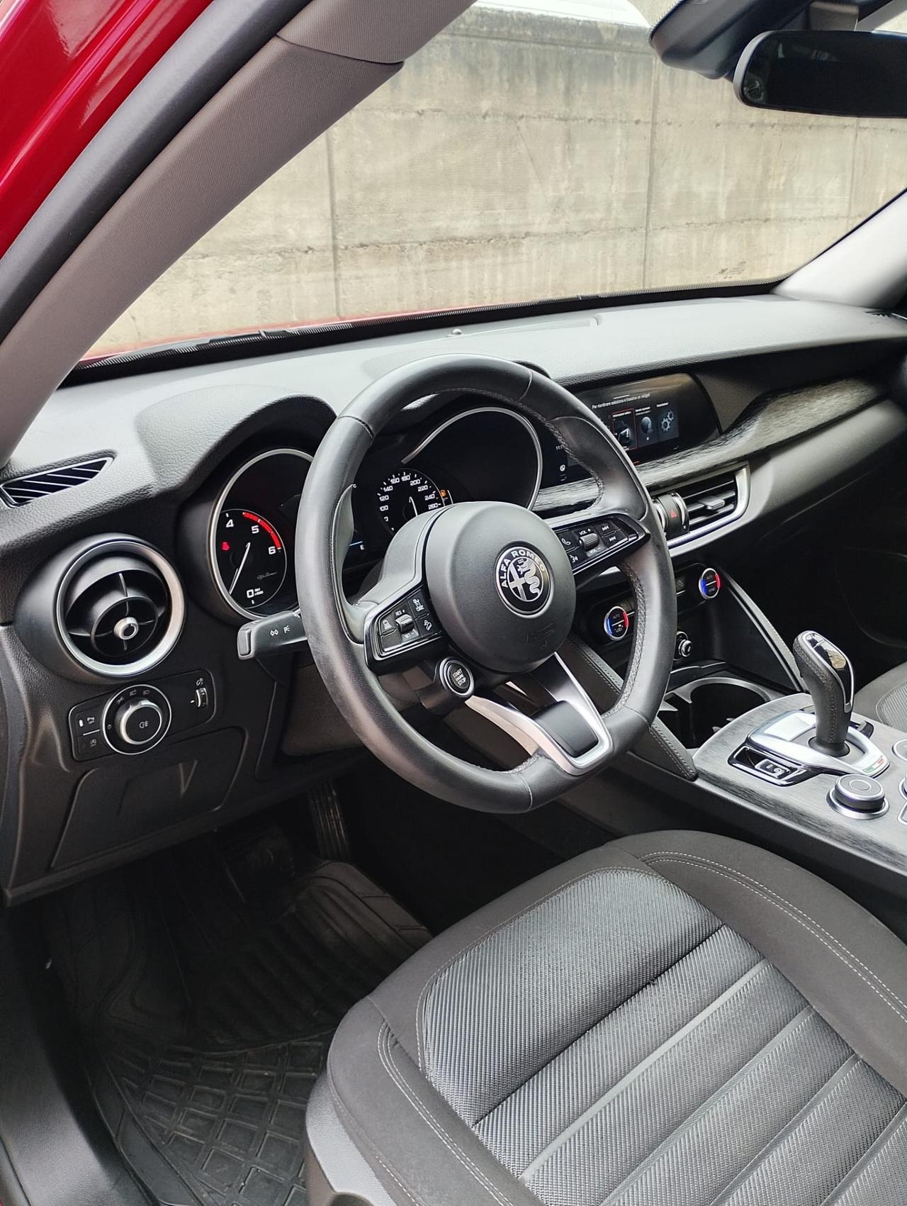 Alfa Romeo Stelvio 2.2 Turbodiesel 160 CV AT8 RWD Super