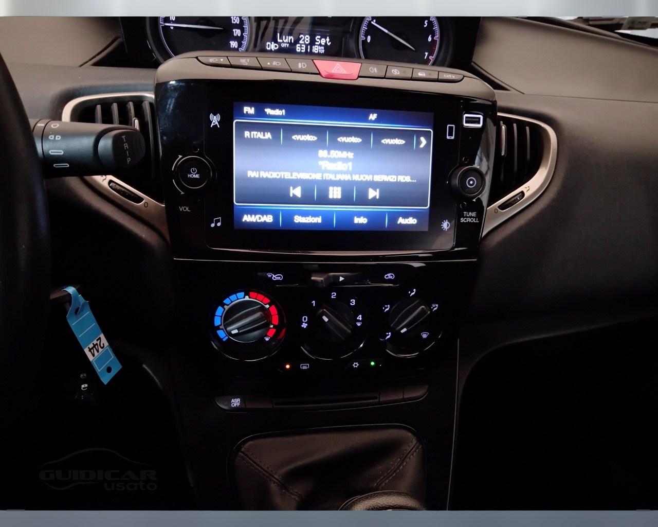 LANCIA Ypsilon III 2021 - Ypsilon 1.0 firefly hybrid Gold s&s 70cv