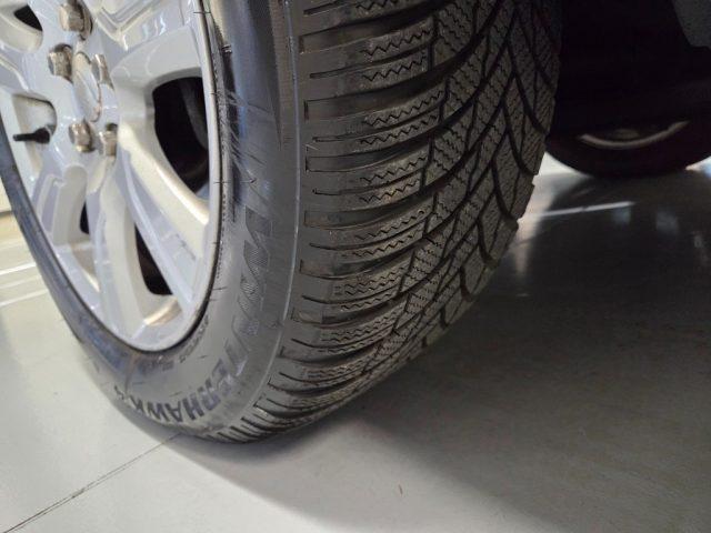 LAND ROVER Discovery 4 3.0 TDV6 211CV 7 POSTI