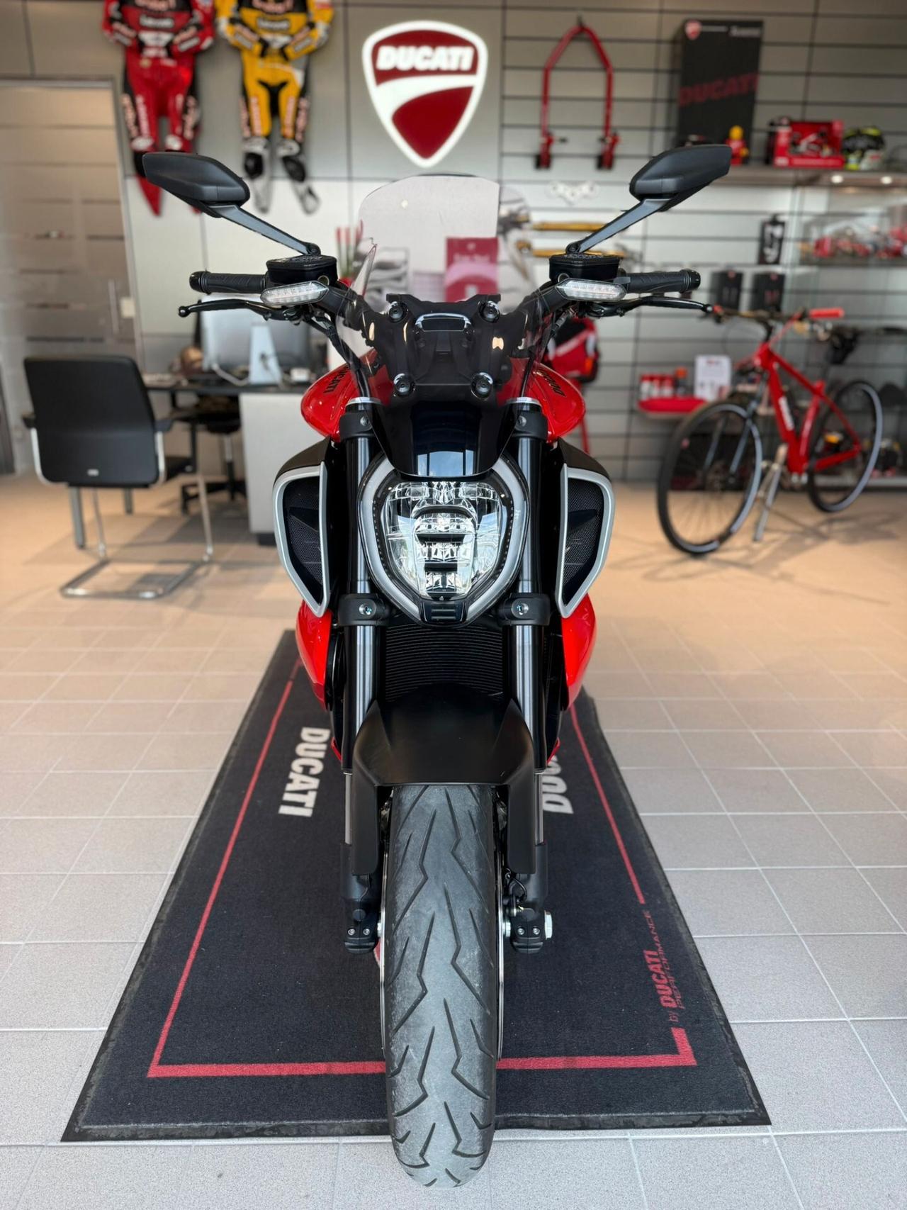 Ducati Diavel V4 MY 2024 PREZZO PIU BASSO DI ITALIA