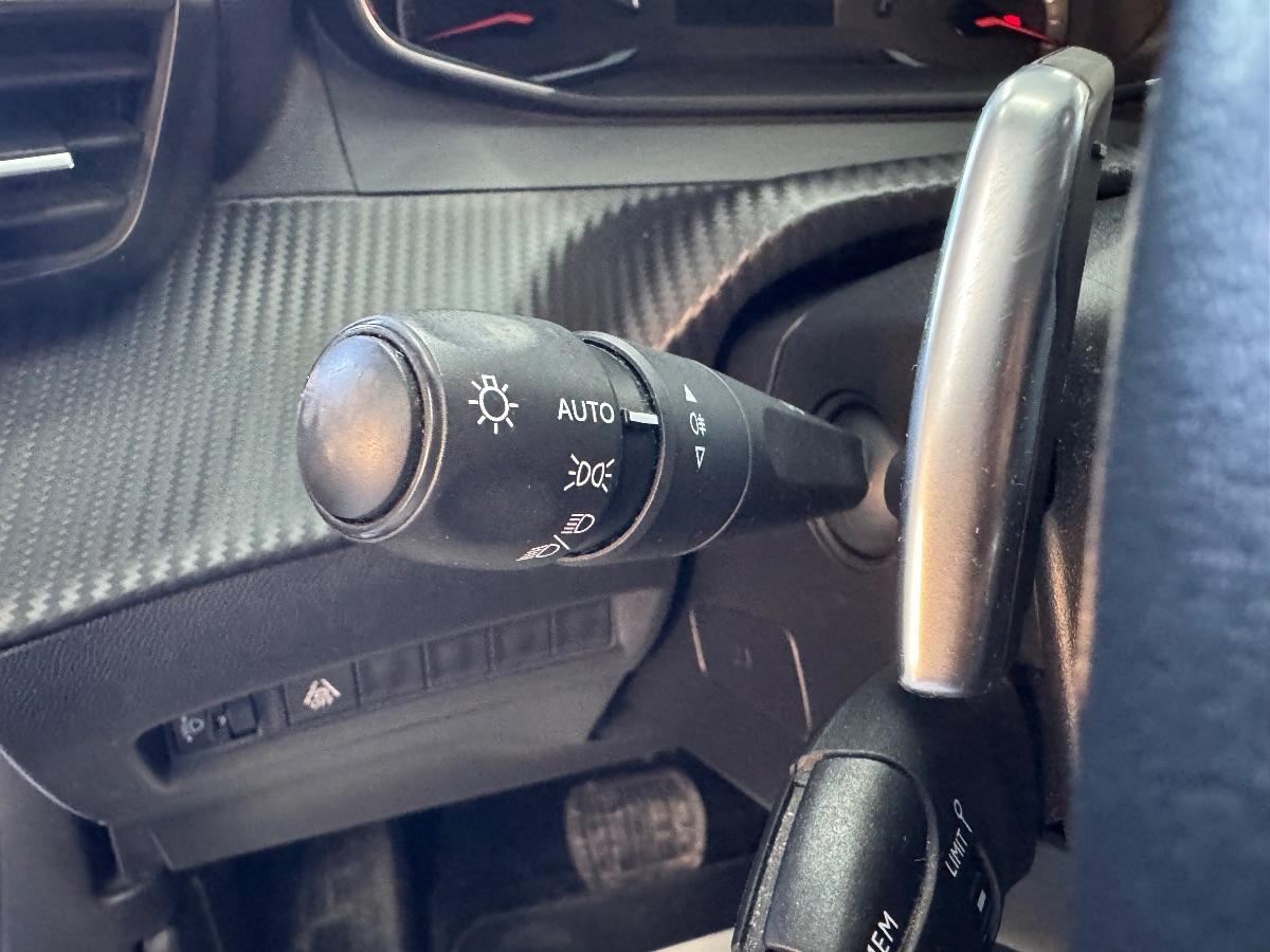 PEUGEOT 2008 BlueHDi 130 S&S EAT8 ALLURE UNICO PROP/ CARPLAY