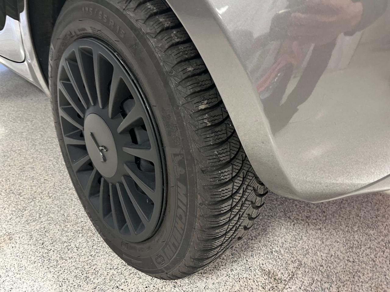 Lancia Ypsilon 1.2 69 CV 5 porte Black and Noir