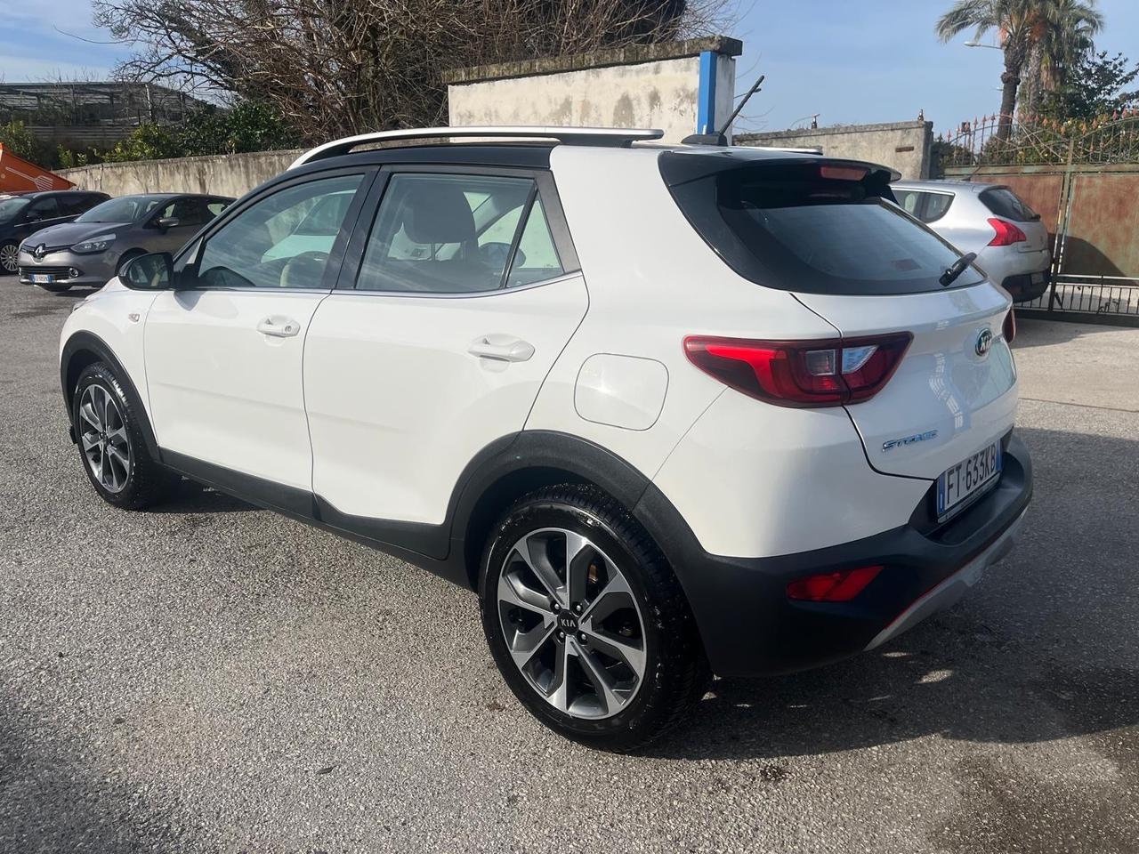 Kia Stonic -1.4MPI-gpl style design pack-2019