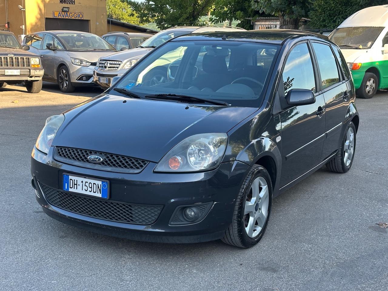Ford Fiesta 1.2 16V 5p. Ghia X Neopatentati