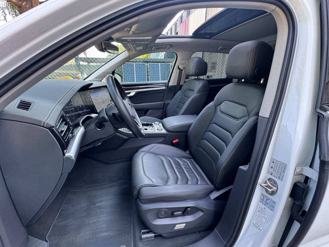 Volkswagen Touareg 3.0 V6 TDI SCR R-LINE