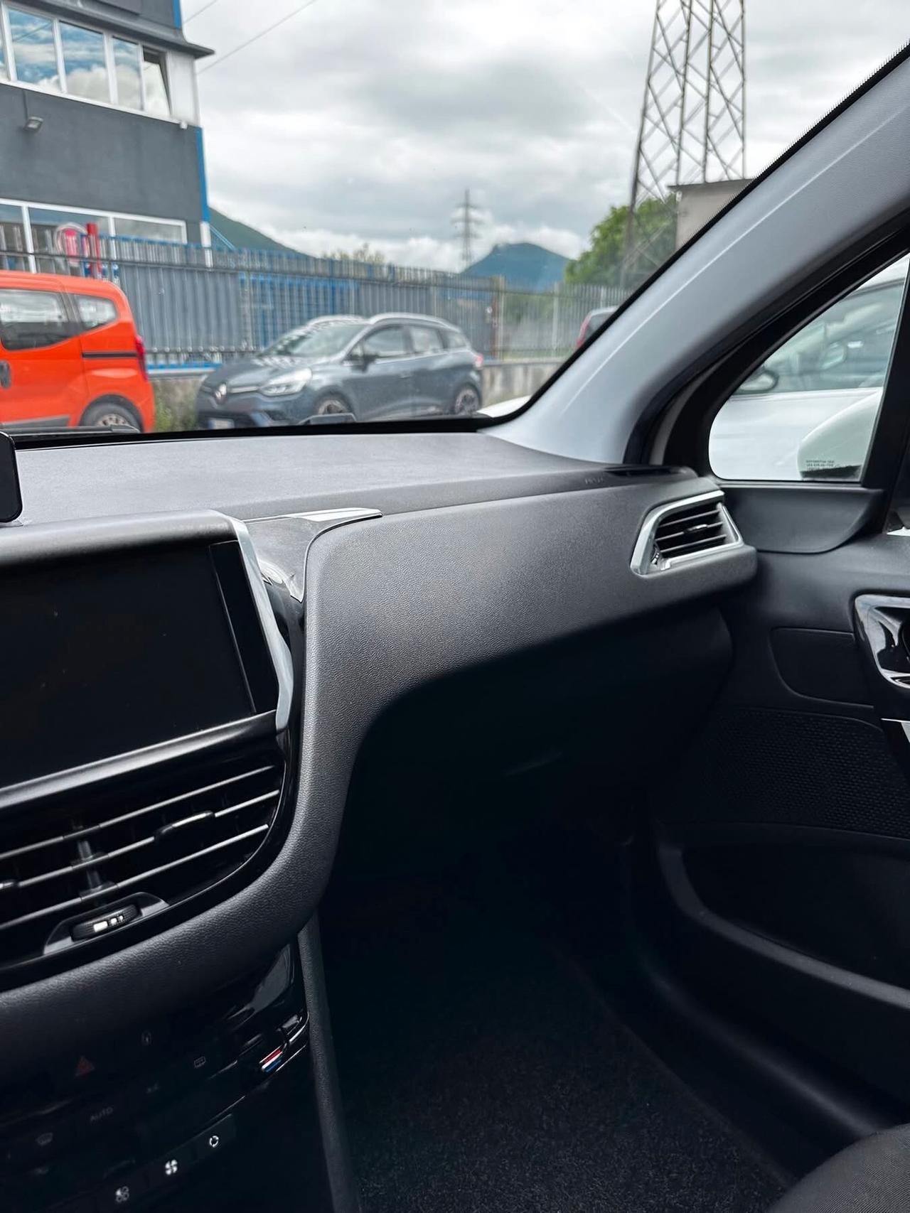 Peugeot 208 1.2 VTi 82 CV 5 porte Active NEOPATENTATI